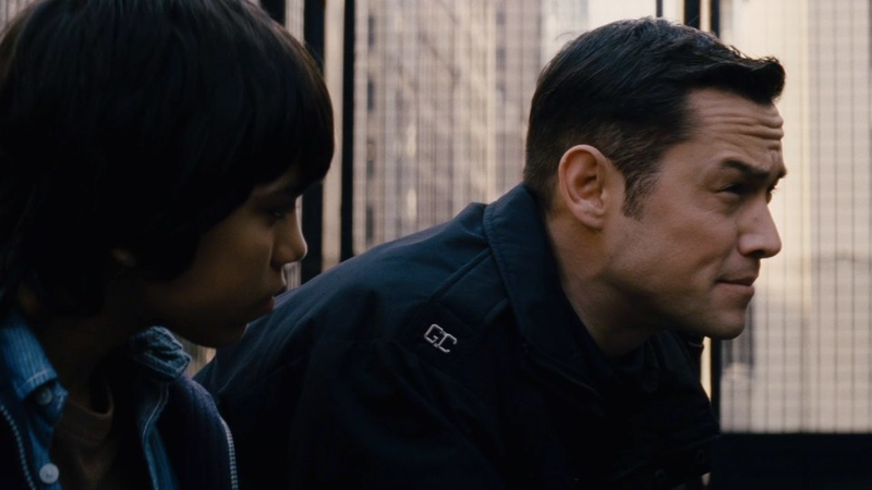 Illustration for article titled Dark Knight Rises trailer screencaps show just how bad it gets for Bruce Wayne